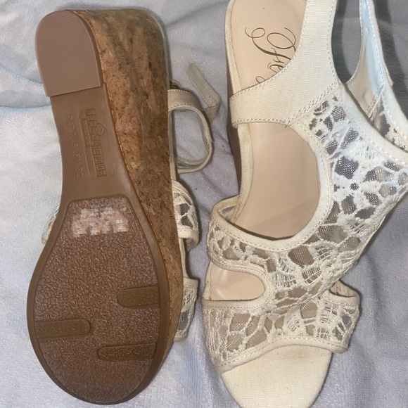 Fergie lace wedges new - Picture 1 of 3